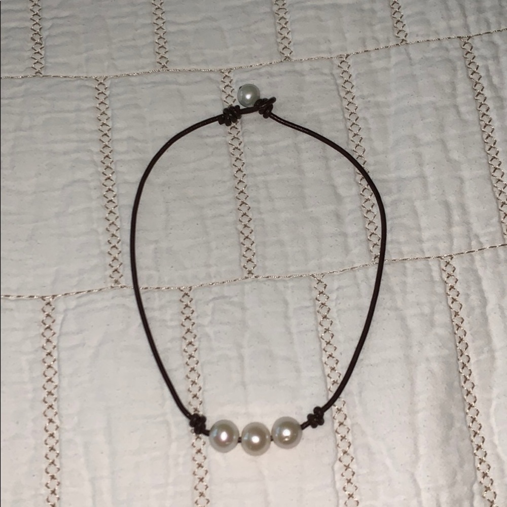 3 pearl choker